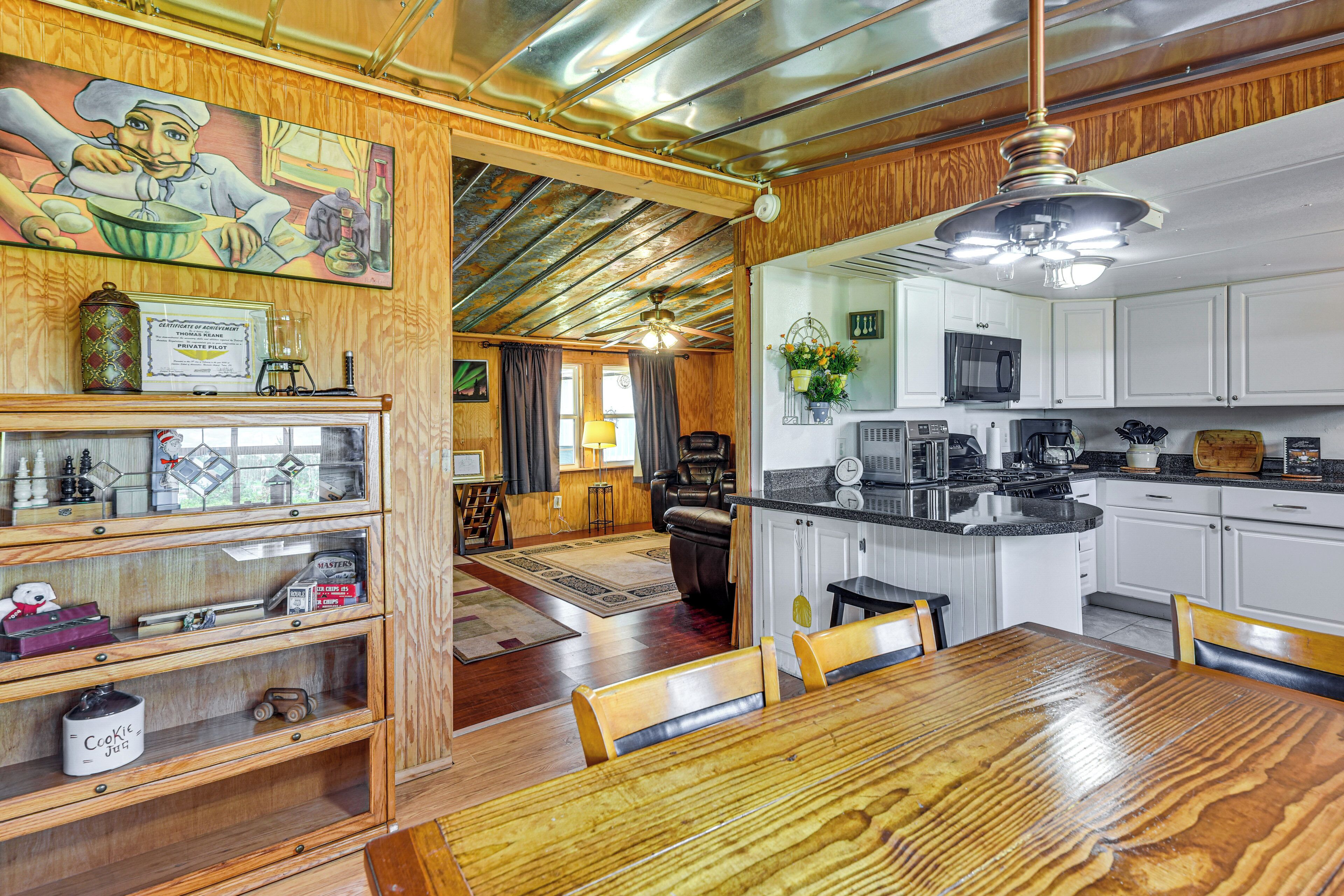 House (2 Bedrooms) | Interior