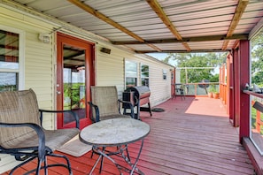 Interior - On Deer Point Lake! Home w/ Private Dock & Hot Tub (Youngstown)