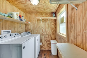 House (2 Bedrooms) | Interior - On Deer Point Lake! Home w/ Private Dock & Hot Tub (Youngstown)