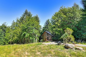 Apartment (0 Bedroom) | Interior - Modern PNW Cabin on 10 Wooded Acres (Warren)
