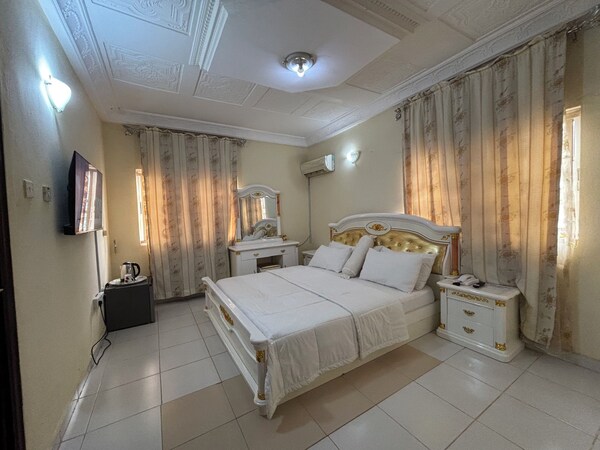 Christabel Hotel And Apartment Jos - Jos