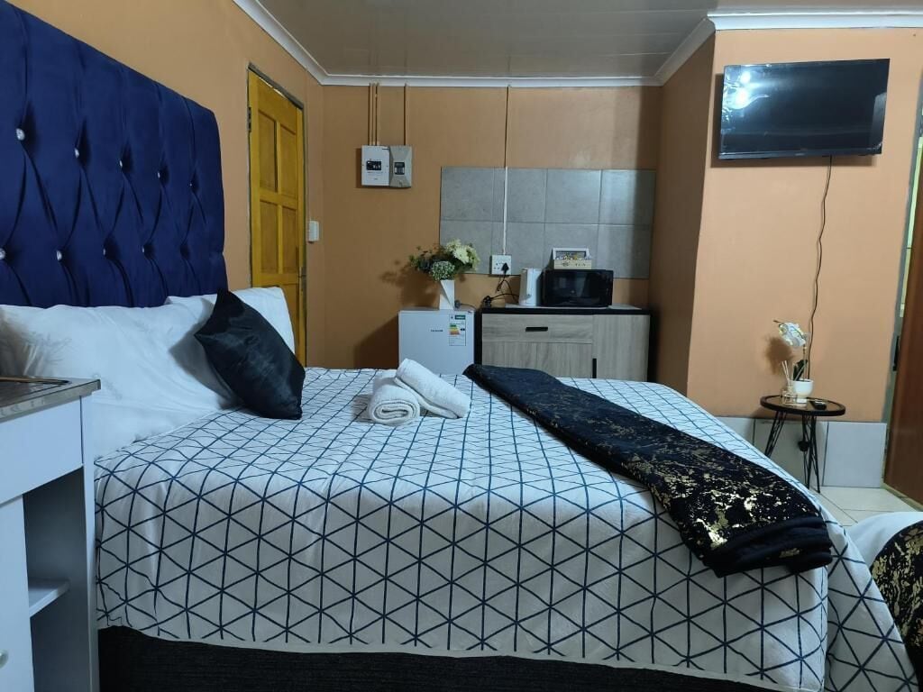 Room, 2 Bedrooms | 2 bedrooms