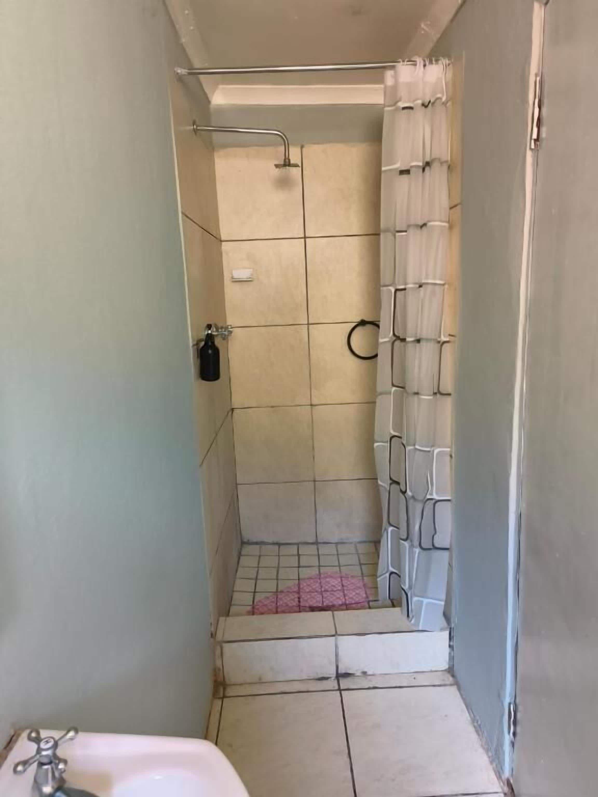 Room, 2 Bedrooms | Bathroom