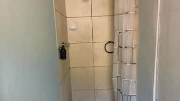 Room, 2 Bedrooms | Bathroom