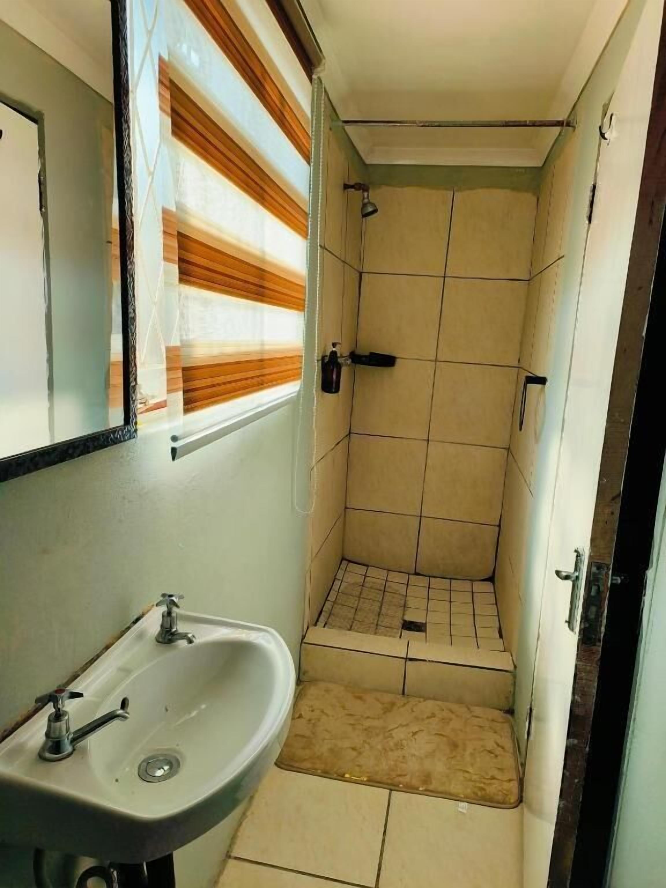 Room, 2 Bedrooms | Bathroom
