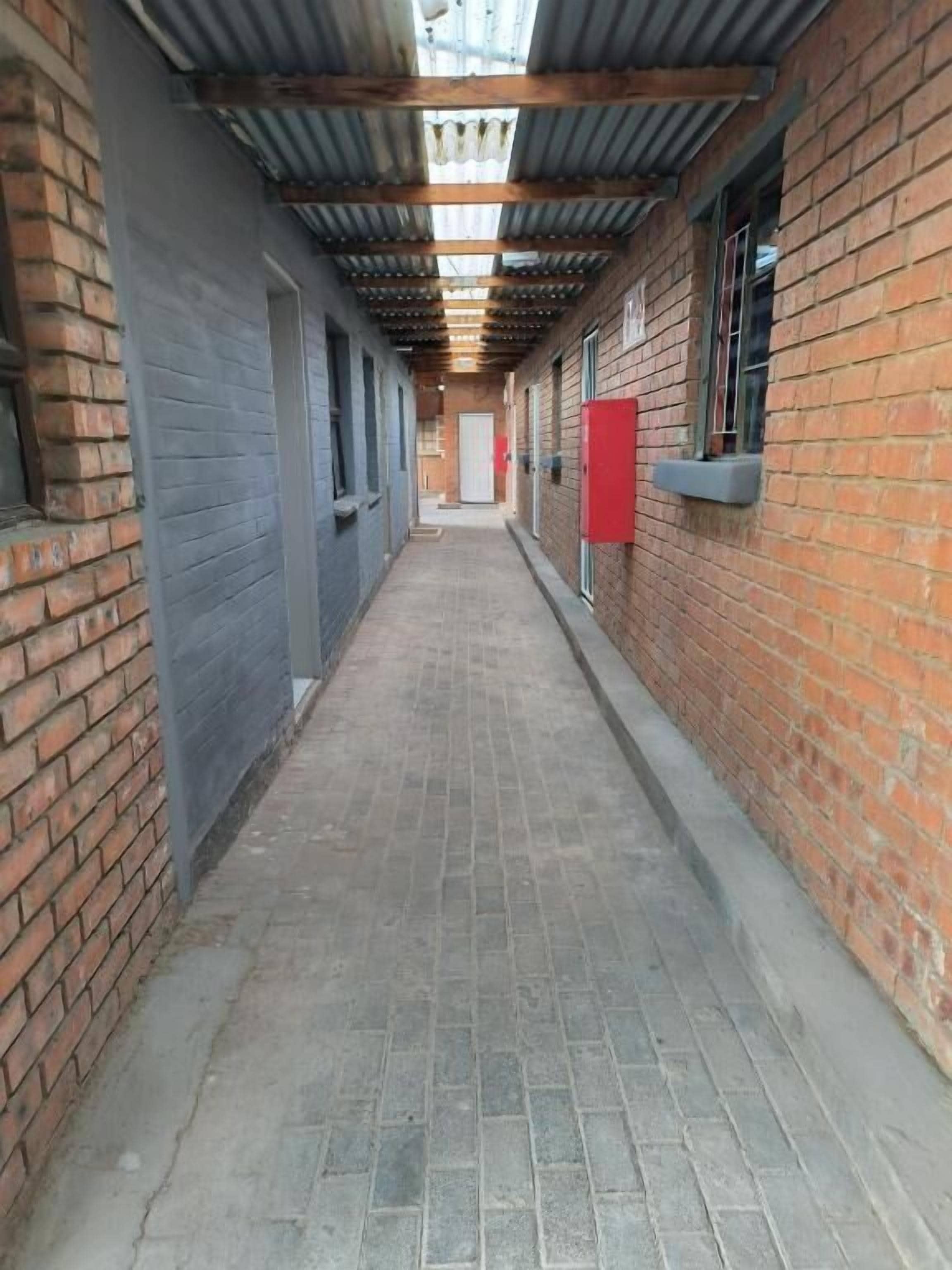 Room, 2 Bedrooms | Property grounds