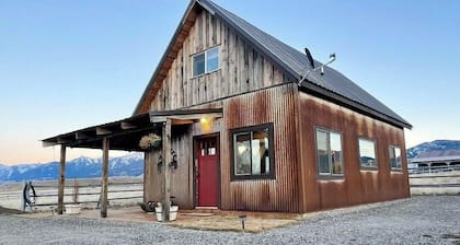 2-bedroom guest house on 5 acre property in Paradise Valley