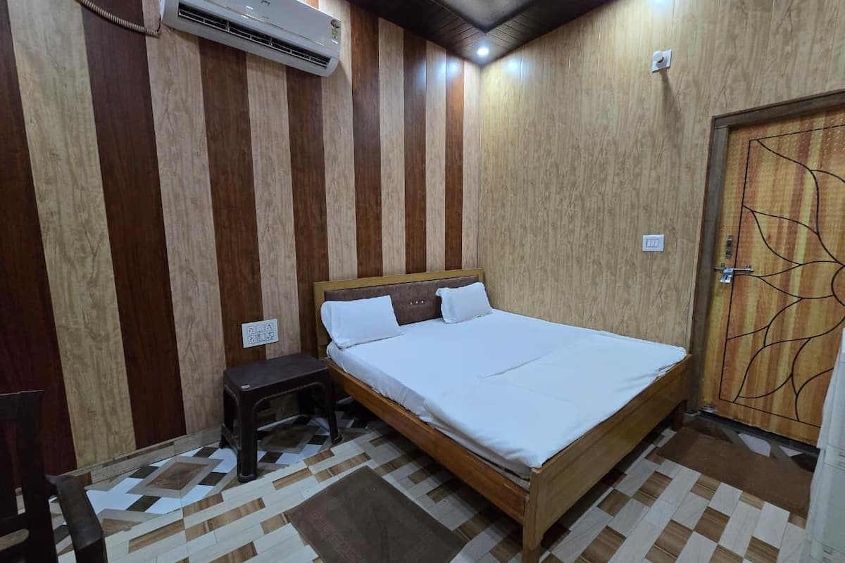 Single Room | Desk, soundproofing, iron/ironing board, WiFi (free)