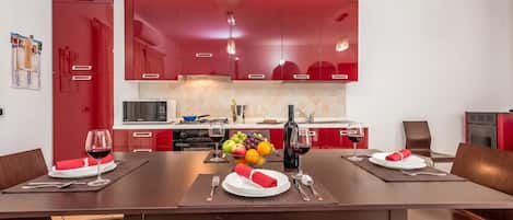 Family Apartment, 3 Bedrooms, 2 Bathrooms (Budoni Beach Homes) | Private kitchen