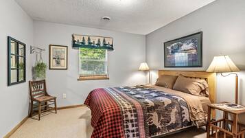 3 bedrooms, WiFi (free), bed sheets