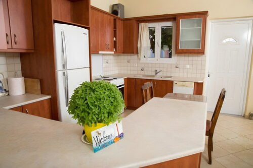 Country House 'Evoia Village House' with Mountain View, Wi-Fi and Air Conditioning