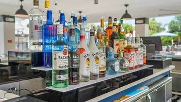 Poolside bar