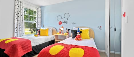 3 ห้องนอน, เตารีด/โต๊ะรีดผ้า, ห้องพักตกแต่งอย่างมีเอกลักษณ์, ผ้าปูที่นอน