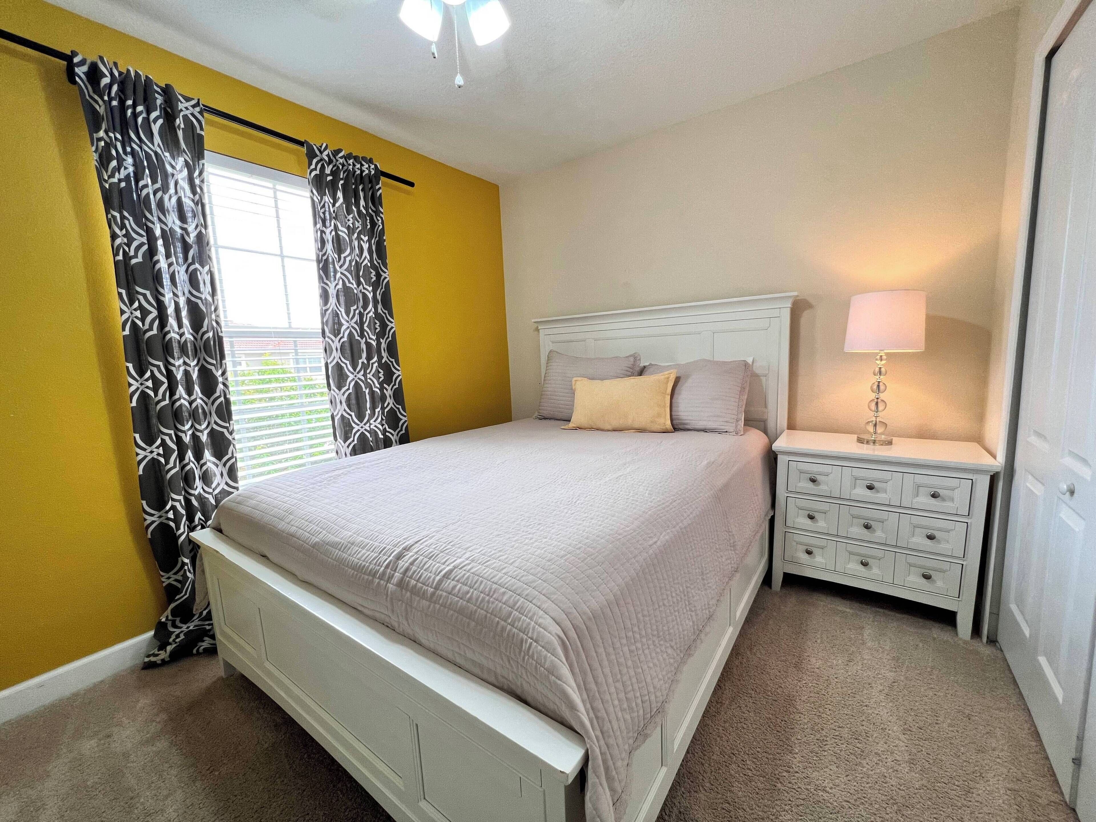 6 bedrooms, iron/ironing board, bed sheets