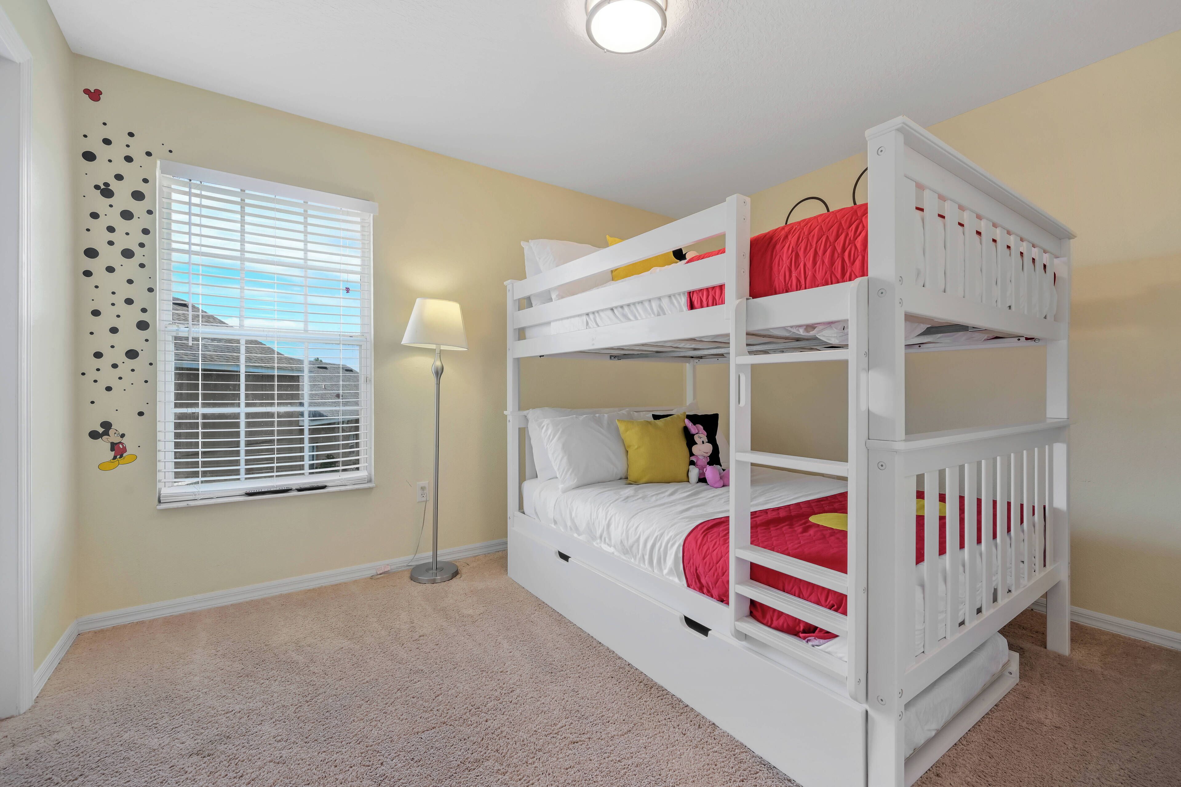 6 bedrooms, iron/ironing board, individually decorated, bed sheets