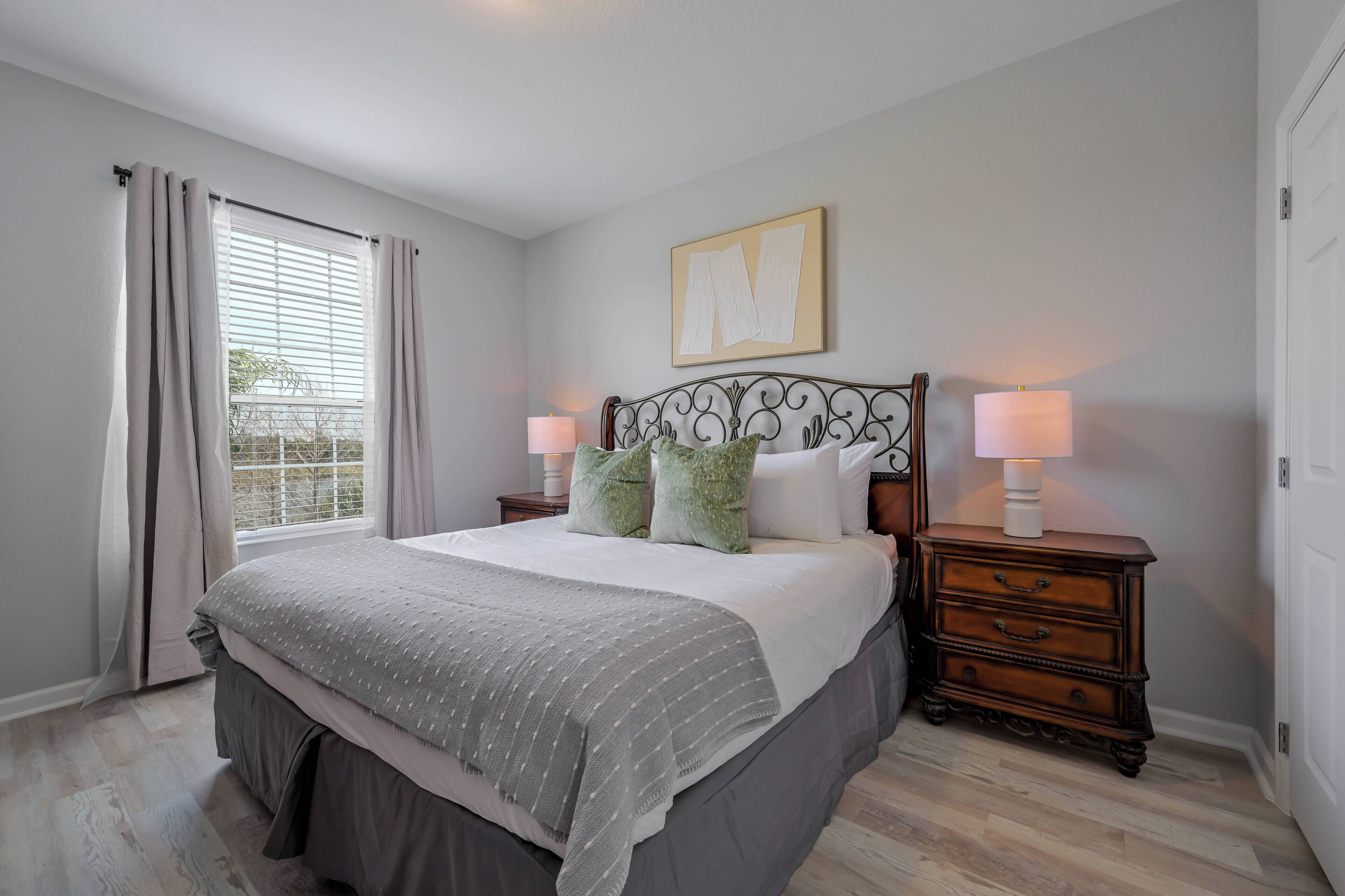 3 bedrooms, iron/ironing board, bed sheets