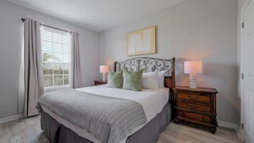 3 bedrooms, iron/ironing board, bed sheets