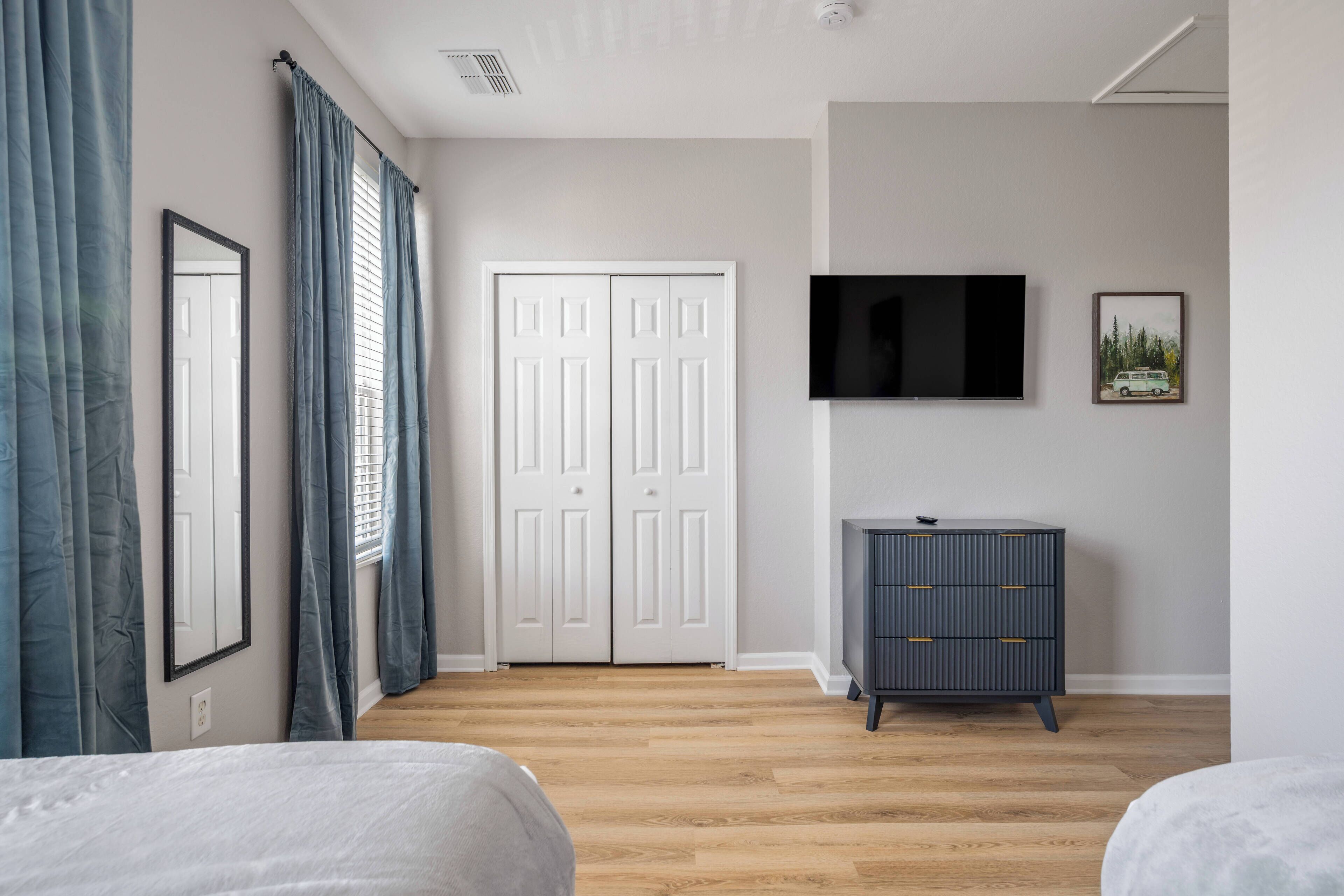 3 bedrooms, iron/ironing board, bed sheets