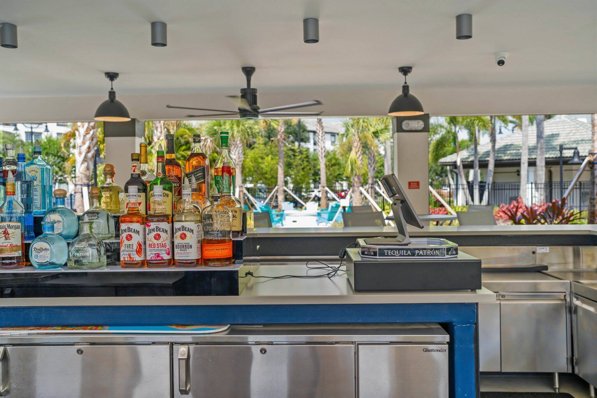 Poolside bar