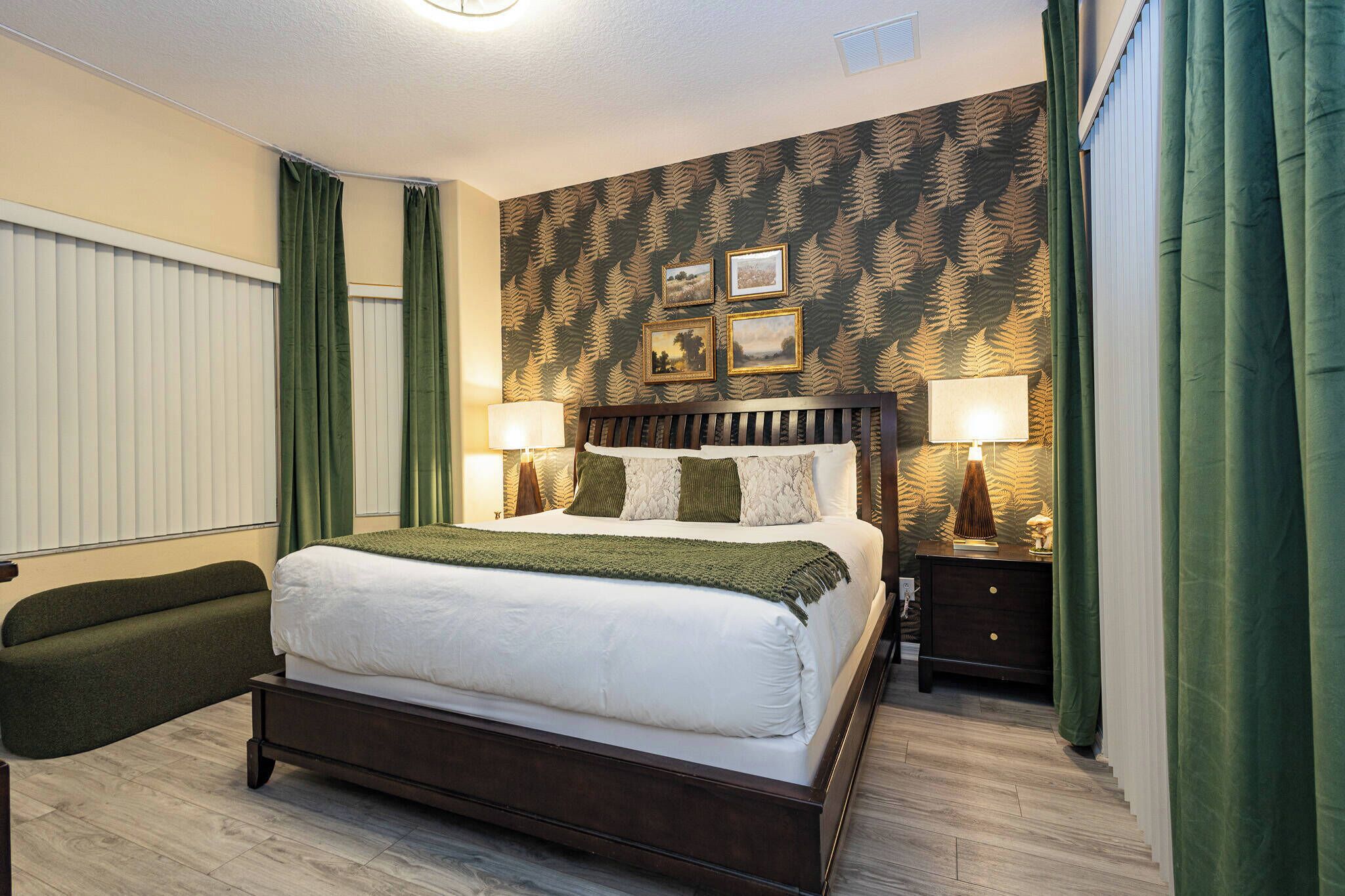 5 slaapkamers, een strijkplank/strijkijzer, beddengoed