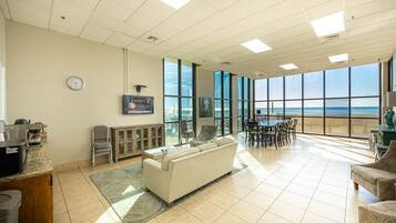 Condo, 1 Bedroom | Interior