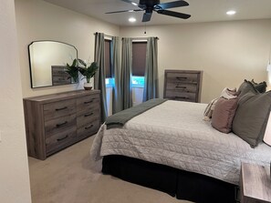 2 habitaciones, tabla de planchar con plancha, wifi y ropa de cama 