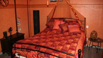 3 chambres, fer et planche à repasser, Wi-Fi, draps fournis