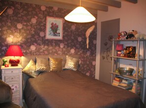 3 chambres, fer et planche à repasser, Wi-Fi, draps fournis