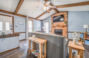 TV - Near Dining & MEM - Hickory Hill Home (Memphis)