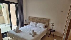 2 bedrooms, iron/ironing board, WiFi, bed sheets - Apartment 'Soleil' with Shared Pool, Wi-Fi and Air Conditioning (Fuente Álamo de Murcia)