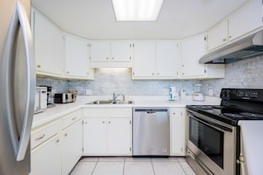 Apartamento, 1 habitación | Cocina privada | Cafetera o tetera, frigorífico y horno