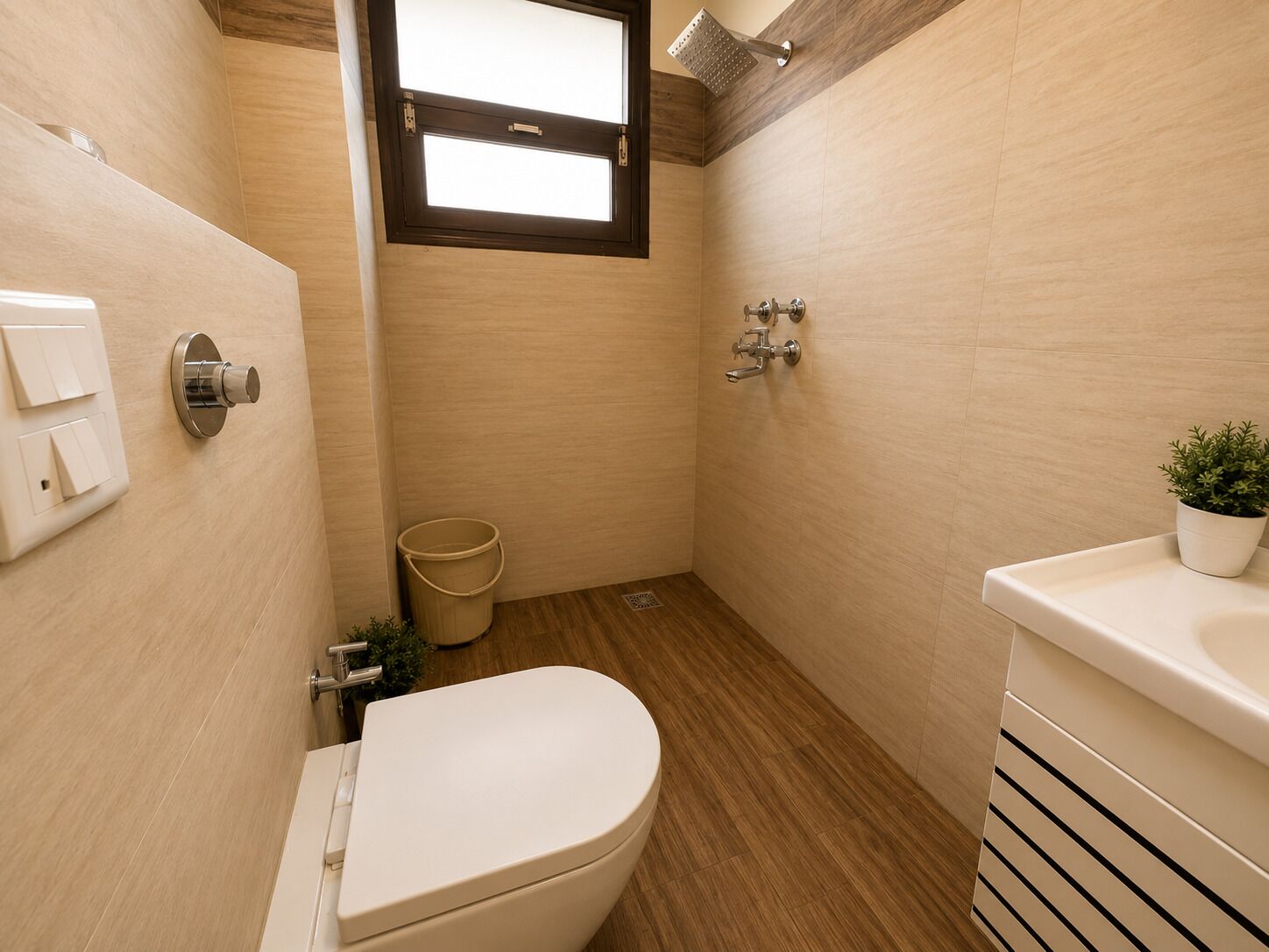 Quarto casal, sacada, vista para o resort | Banheiro | Chuveiro, produtos de toalete grátis, toalhas de banho, sabonete