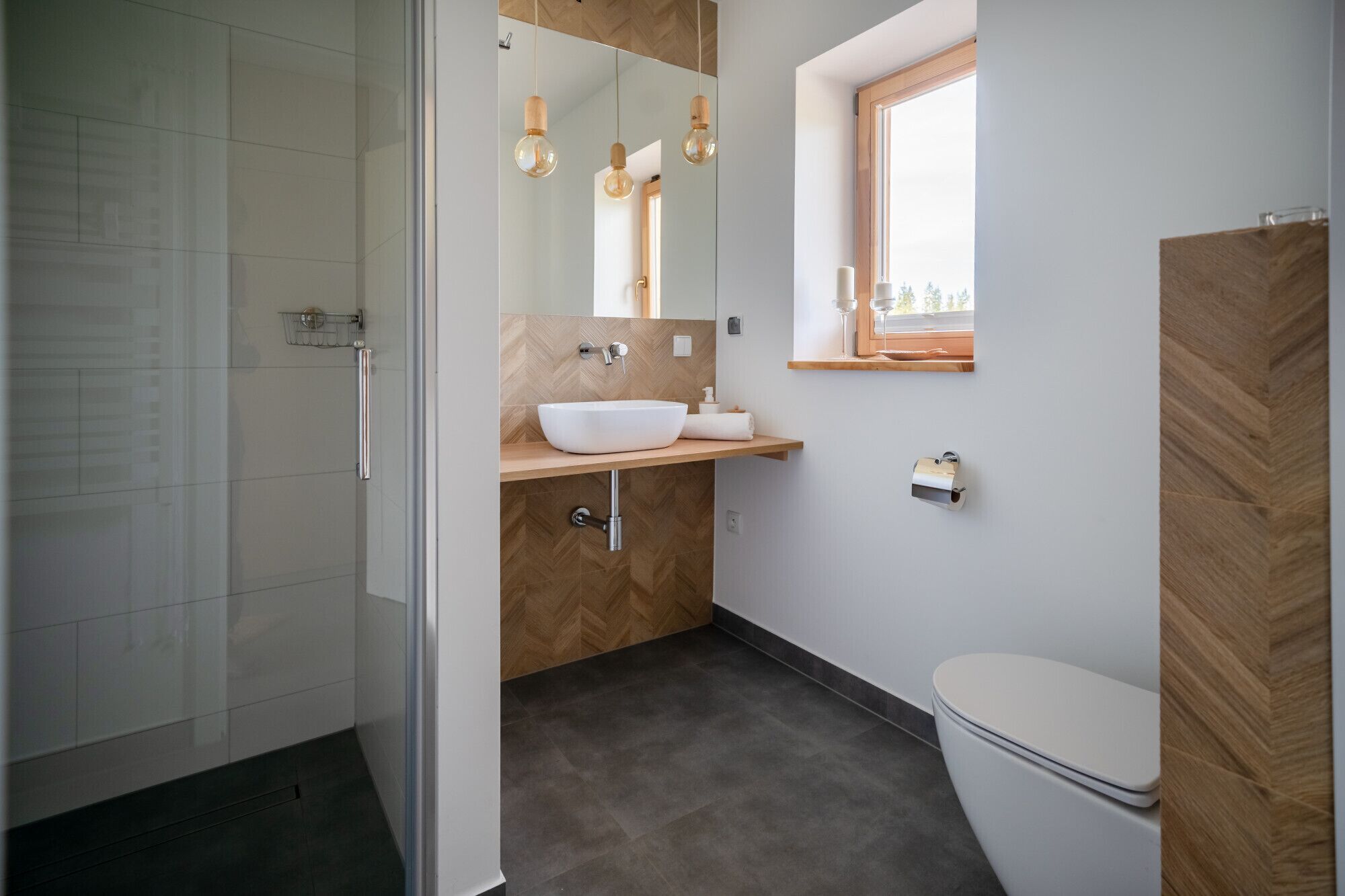 House, Mountain View | Bathroom | Shower, free toiletries, hair dryer, towels