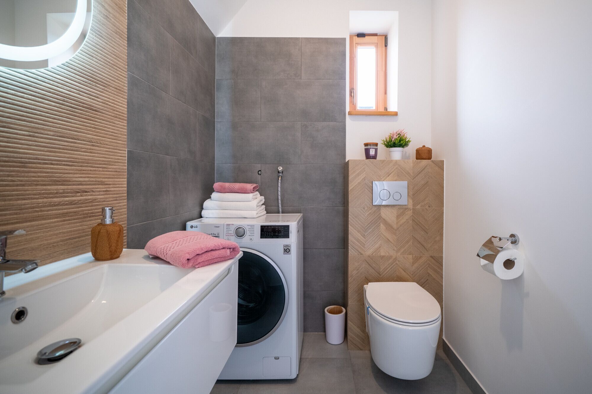 Chalet, 2 habitaciones, vista a la montaña | Baño | Regadera, regadera tipo lluvia, amenidades de baño gratuitas 