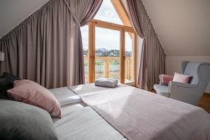 Chalet, 2 makuuhuonetta, vuoristonäköala | Äänieristys, silitysrauta/-lauta, ilmainen Wi-Fi, vuodevaatteet