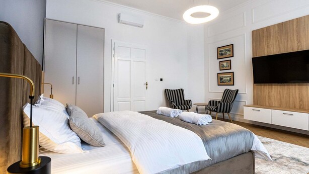 Room - Central View Garden - Ultra Central in Oradea • Fast WiFi • Self Check-in • AC (Oradea)