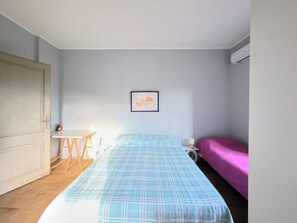 Habitación triple Confort | Tabla de planchar con plancha y wifi gratis