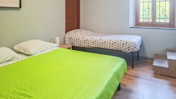 Room | Iron/ironing board, free WiFi, bed sheets