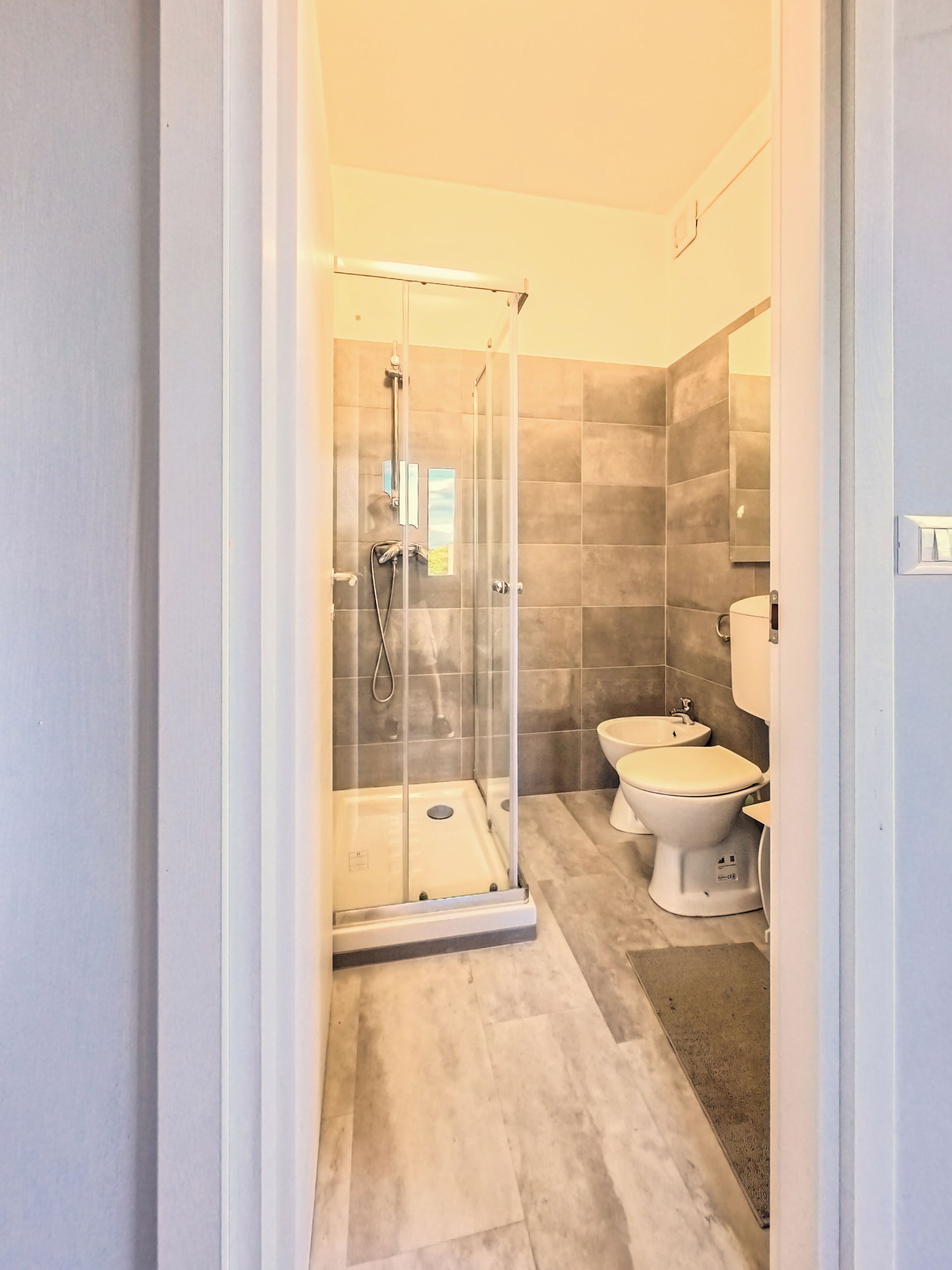 Departamento | Baño | Regadera, secadora de cabello, bidet, toallas 