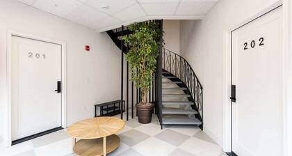 Modern Stay in the Heart of Evergreen!