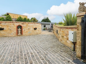 Property grounds - Caesars Lodge (Darlington)