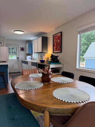 The Nest on Hutchins Lake