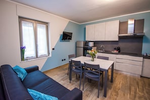 Living area - Cozy apartment with a panoramic terrace overlooking the Langhe (Borgonovo)