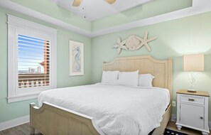 Room - stunning Gulf views, resort-style amenities, and an unbeatable location (Panama City Beach)