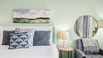 2 bedrooms, desk, iron/ironing board, WiFi (free)