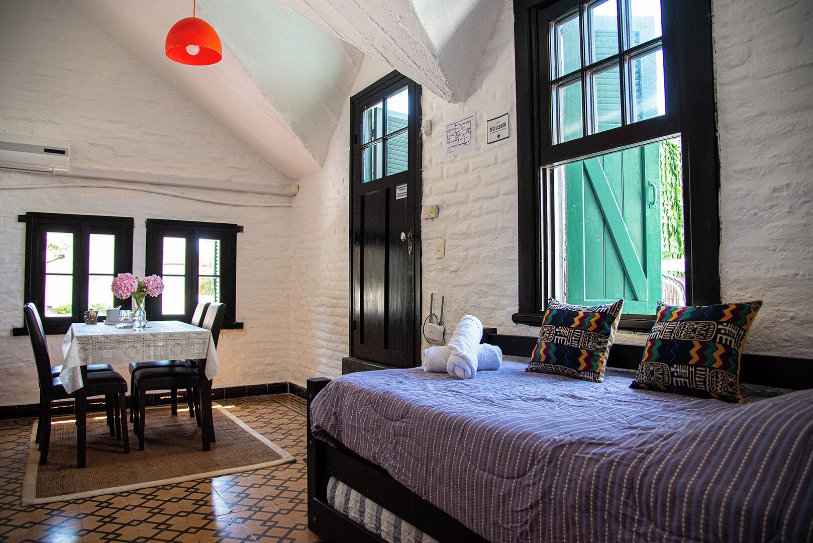 Family Double Room, Garden View | Meja, ruang kerja komputer riba, Wi-fi percuma 