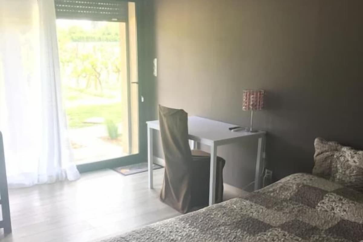 Chambre Diane | Phòng cách âm, bàn ủi/dụng cụ ủi quần áo 