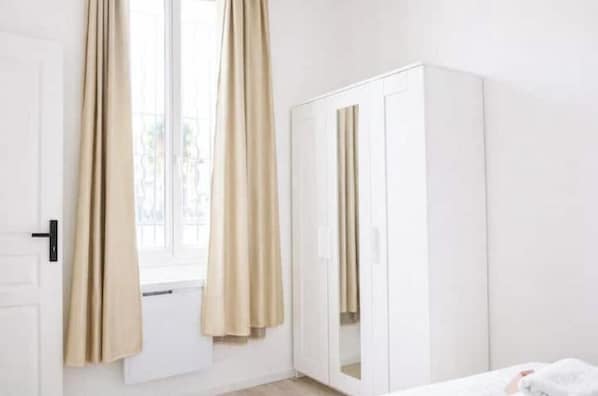 1 bedroom, iron/ironing board, WiFi, bed sheets