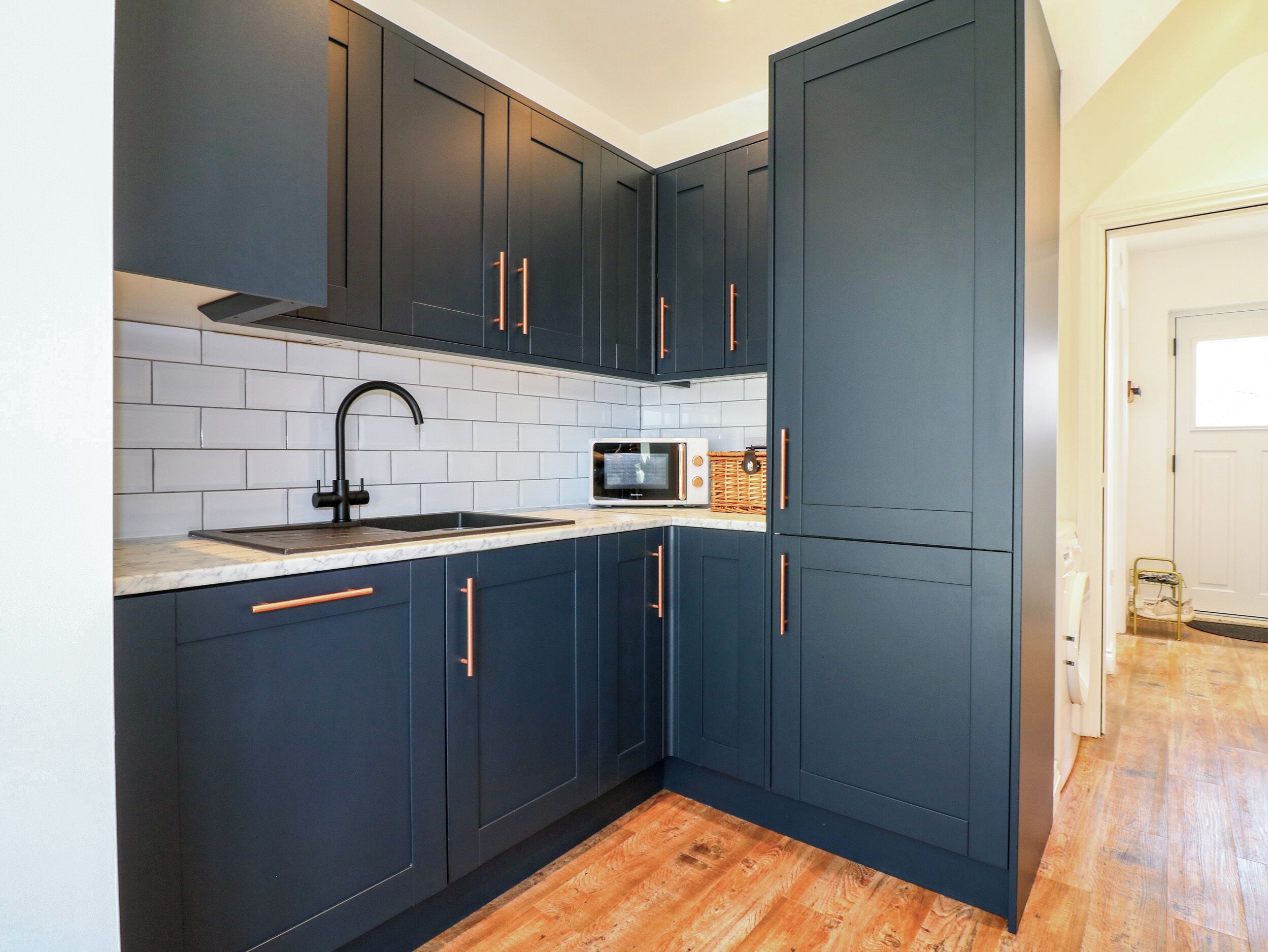 Dishwasher, cookware/dishes/utensils