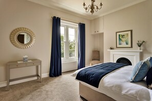 4 bedrooms, iron/ironing board, free WiFi, bed sheets - Spinney Corner (Bow)